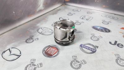 Лот: 23588110. Фото: 1. Поршень Mazda Titan RF5C RFY711SA0B. Двигатель и элементы двигателя