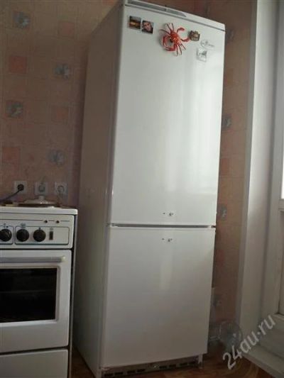 Лот: 802976. Фото: 1. Холодильник Stinol . Холодильники, морозильные камеры