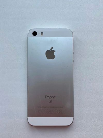 Лот: 16834815. Фото: 1. Iphone SE 16gb РСТ. Смартфоны