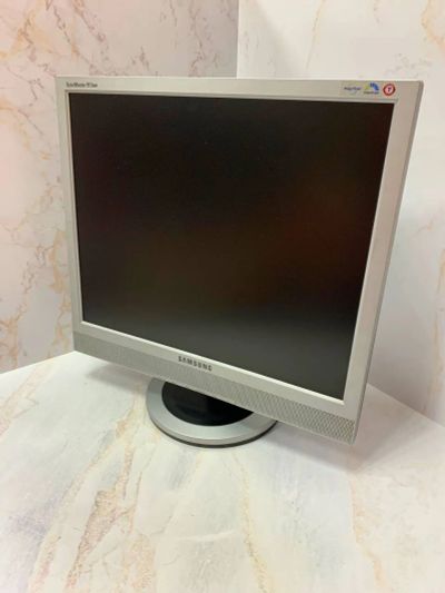 Лот: 21108206. Фото: 1. Монитор Samsung SyncMaster 940N... ЖК-мониторы