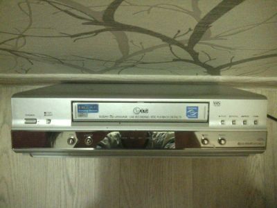 Лот: 4943726. Фото: 1. видеоплеер с кассетами LG. Видеомагнитофоны