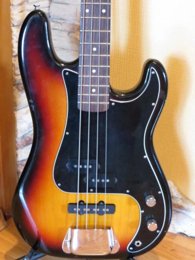 Лот: 4624982. Фото: 1. Fender Precision Model Custome... Гитары