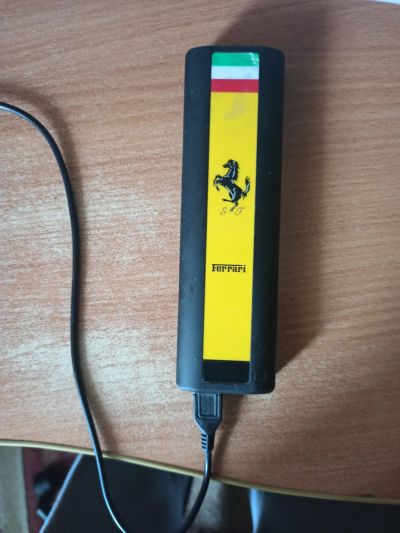 Лот: 19132232. Фото: 1. portable power station Ferrari. Внешние, портативные аккумуляторы для смартфонов (Power bank)