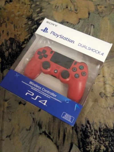 Лот: 8907263. Фото: 1. dualshock 4 v2 оригинал новый. Аксессуары, геймпады