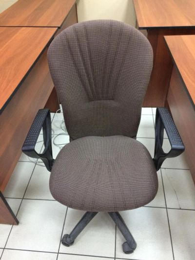 Лот: 7036735. Фото: 1. Офисный стул, в наличии 4 штуки. Стулья и кресла офисные