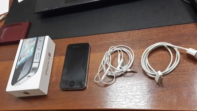 Лот: 3195945. Фото: 1. Apple iphone 4s 16GB черный. Смартфоны