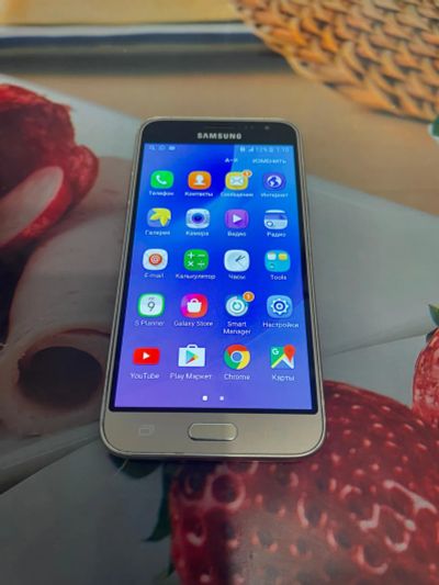 Лот: 21373843. Фото: 1. Samsung Galaxy J3. Смартфоны