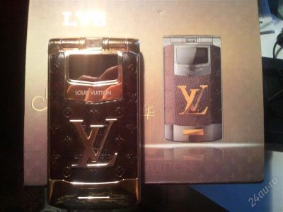 Лот: 1487564. Фото: 1. vertu louis vuitton золотой... Смартфоны