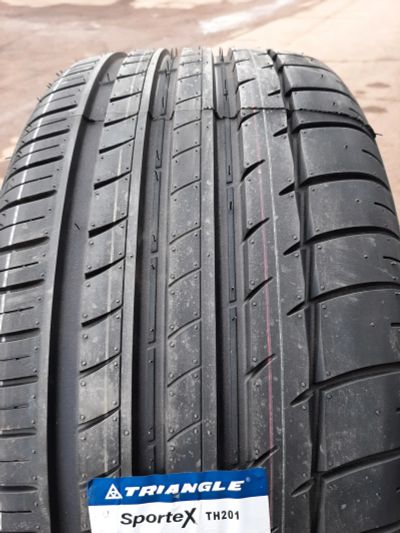 Лот: 20357900. Фото: 1. 225/40 R19 "Triangle Sports TH201... Шины