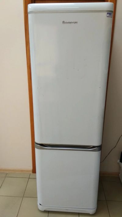 Лот: 12322790. Фото: 1. Холодильник Hotpoint - Ariston... Холодильники, морозильные камеры