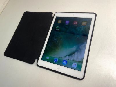 Лот: 16861841. Фото: 1. Планшет Apple iPad Air 16gb Wi-Fi... Планшеты