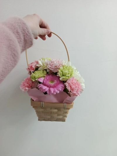 Лот: 25556098. Фото: 1. Корзинка с цветами. Искусственные и сувенирные цветы