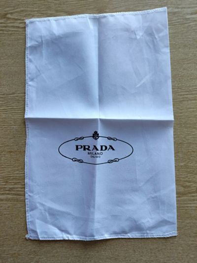 Лот: 20843474. Фото: 1. Тканевый мешочек Prada. Подарочная упаковка