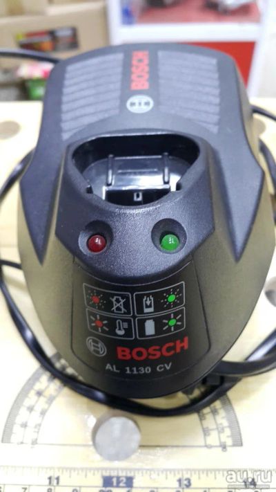 Лот: 9207706. Фото: 1. Зарядное устройство Bosch 10,8. Электроинструмент