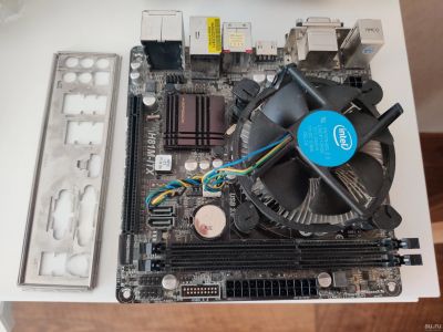 Лот: 14982285. Фото: 1. Материнская плата ASRock H81M-ITX... Материнские платы