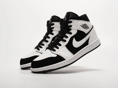 Лот: 16958799. Фото: 1. Кроссовки Nike Air Jordan 1 High... Кеды, кроссовки, слипоны