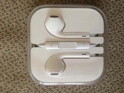 Лот: 5536338. Фото: 1. Наушники EarPods от iPhone 5s. Другое (аксессуары)