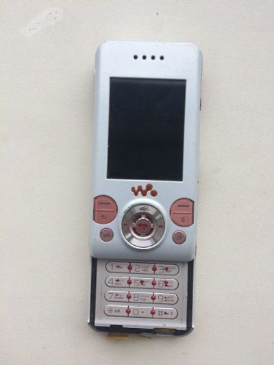 Лот: 10415642. Фото: 1. Sony Ericsson W580i. Кнопочные мобильные телефоны