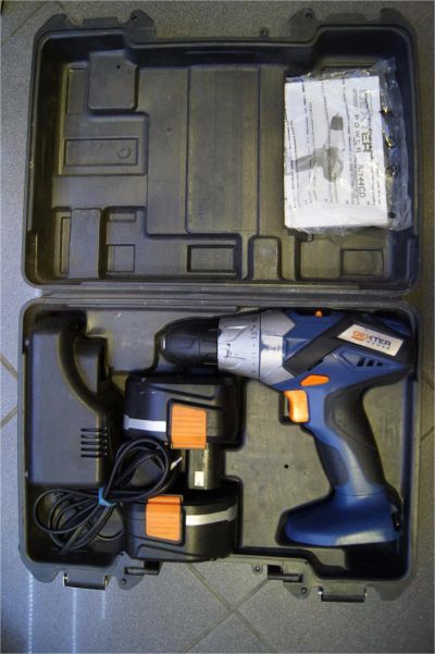 Лот: 9396350. Фото: 1. Продам шуруповерт Dexter IC144CD... Электроинструмент