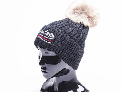 Лот: 16387432. Фото: 1. Шапка Balenciaga (17206). Шарфы, платки