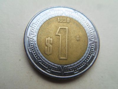 Лот: 10592775. Фото: 1. Мексика 1 песо 1998. Америка