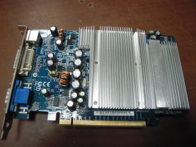 Лот: 11879034. Фото: 1. Неплохая видеокарта PCI-E GeForce... Видеокарты