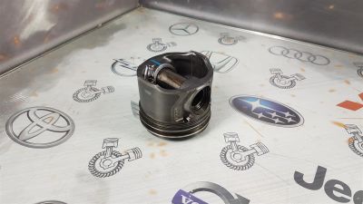 Лот: 23590630. Фото: 1. Поршень Ford Mondeo HJBA 1349797. Двигатель и элементы двигателя