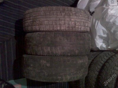 Лот: 1185667. Фото: 1. Шины зимние 3 штуки Bridgestone... Шины