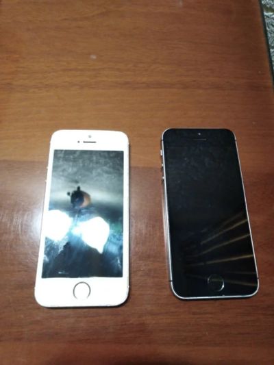 Лот: 15131148. Фото: 1. Iphone 5s 32gb + iphone 5s. Смартфоны