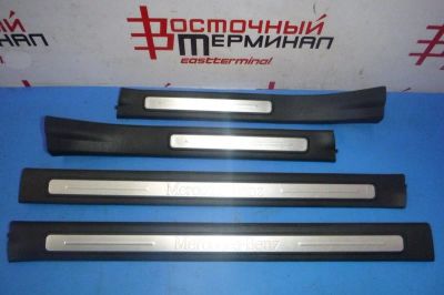 Лот: 14590434. Фото: 1. Накладка на порог MERCEDES-BENZ... Салон