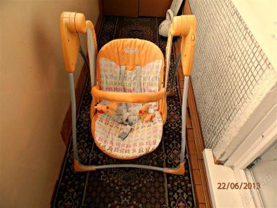 Лот: 2915397. Фото: 1. Детская электрокачеля GRACO. Ходунки, прыгунки, качели