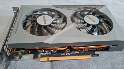 Лот: 25372545. Фото: 1. Видеокарта gigabyte AMD Radeon... Видеокарты