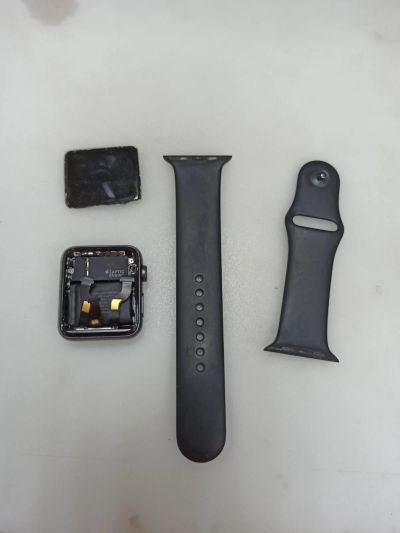Лот: 15998071. Фото: 1. Apple watch series 3(42 мм). Смарт-часы, фитнес-браслеты, аксессуары
