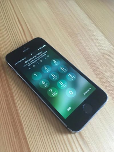 Лот: 11444263. Фото: 1. Iphone 5S 16 gb Space Gray. Смартфоны