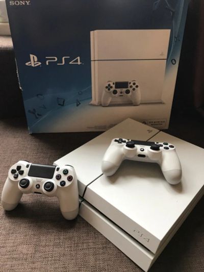 Лот: 10260853. Фото: 1. PlayStation 4 White. Консоли