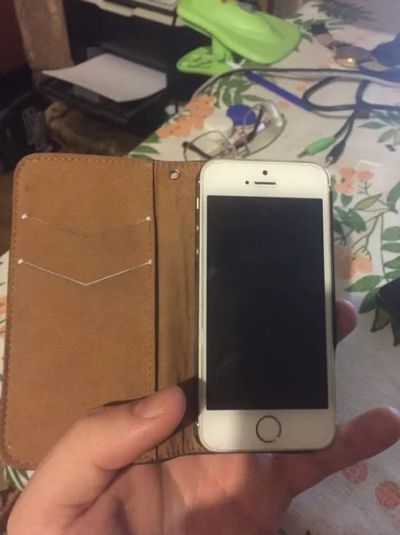 Лот: 6638901. Фото: 1. Продам iphone 5s. gold, 64 гб... Смартфоны