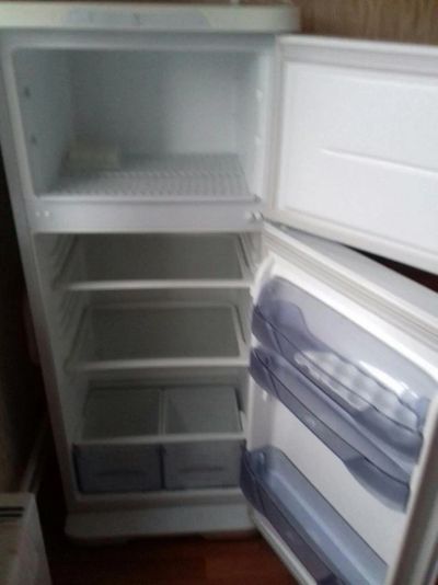 Лот: 10405273. Фото: 1. холодильник бирюса. рабочий... Холодильники, морозильные камеры