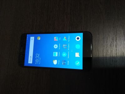 Лот: 13979380. Фото: 1. Xiaomi mi 5x 4/64 в идеале!!!!. Смартфоны