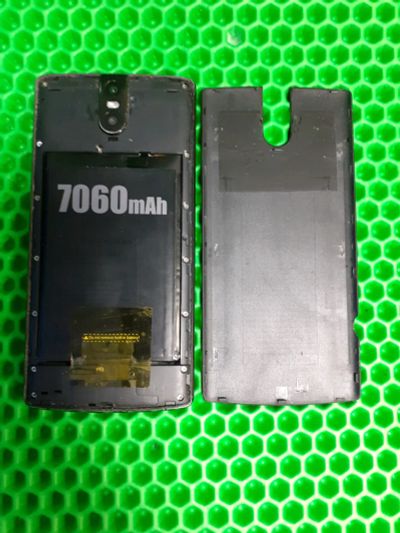 Лот: 17872170. Фото: 1. Смартфон Doogee разбит (w). Смартфоны