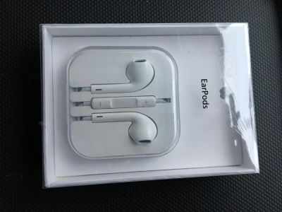 Лот: 8657461. Фото: 1. EarPods md827zm/b. Красноярск