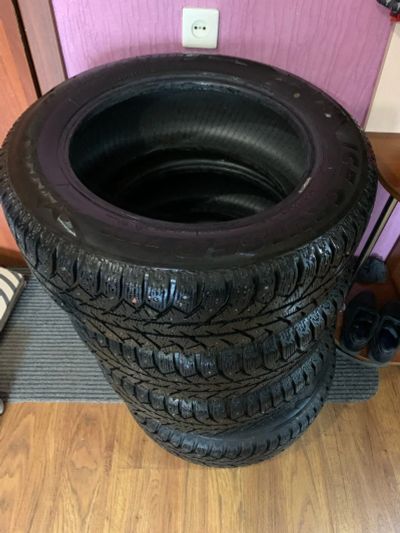 Лот: 15882621. Фото: 1. Шины R16 bridgestone ice cruiser... Шины