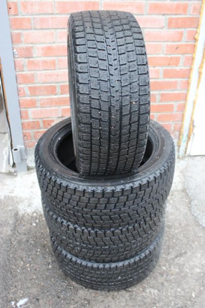 Лот: 24353253. Фото: 1. Шины зимние Bridgestone 225 50... Шины