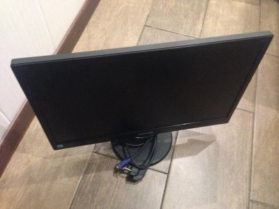 Лот: 10744119. Фото: 1. Почти новый 18.5" Монитор с LED-подсветкой... ЖК-мониторы