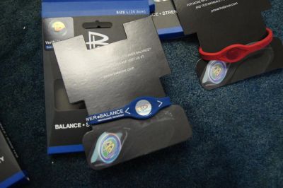 Лот: 3673816. Фото: 1. Power balance темно-синий в коробке. Другое (спортивные товары)