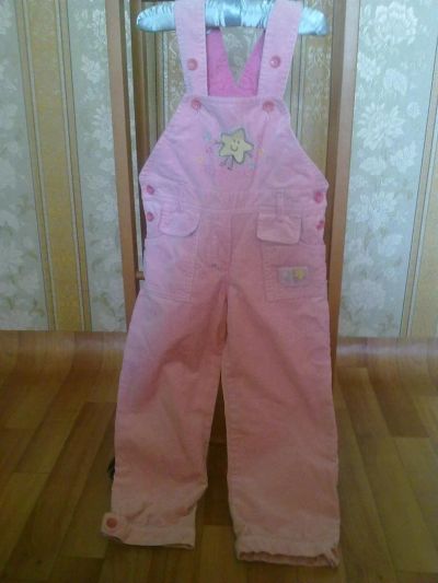 Лот: 3946210. Фото: 1. Комбинезон на девочку 3-4 года. Костюмы, пиджаки, комбинезоны