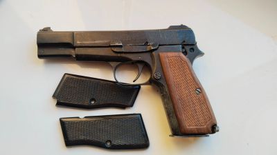 Лот: 25042806. Фото: 1. Макет пистолета Browning Hi-Power... Другое (военно-спортивные игры)