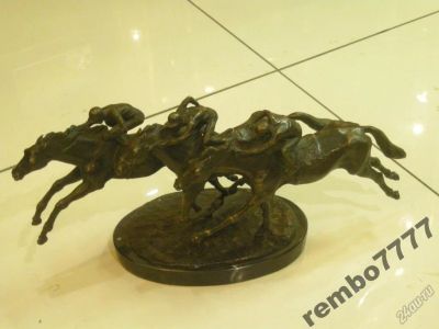 Лот: 5817421. Фото: 1. конь.лошадь.бронза.40см.европа... Скульптуры