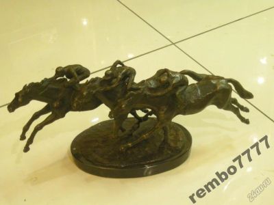 Лот: 5817421. Фото: 1. конь.лошадь.бронза.40см.европа... Скульптуры