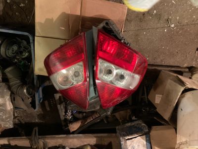 Лот: 16863663. Фото: 1. Стопы Honda Fit gd1. Оптика и освещение