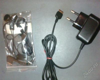 Лот: 514069. Фото: 1. гарнитура, зарядное, коробка с... Другое (смартфоны, связь, навигация)